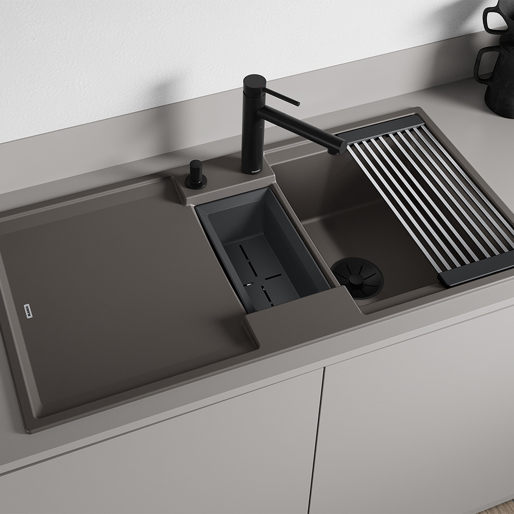 ADIRA_6S_SG_volcano-grey_RC_GRID_Colander_527604_02A_Webx2_C_Web-PPT-JPG-Highres_197657