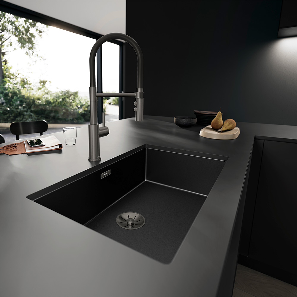 Blanco_Catris_CLARON_700-U_SST_dark_steel_527835_05B_g_C_Web-PPT-JPG-Highres_201108